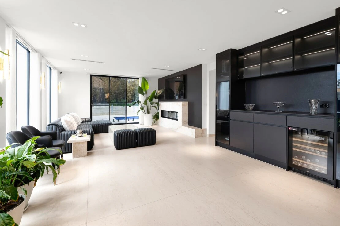 Doncaster House (1) Doncaster House (1)