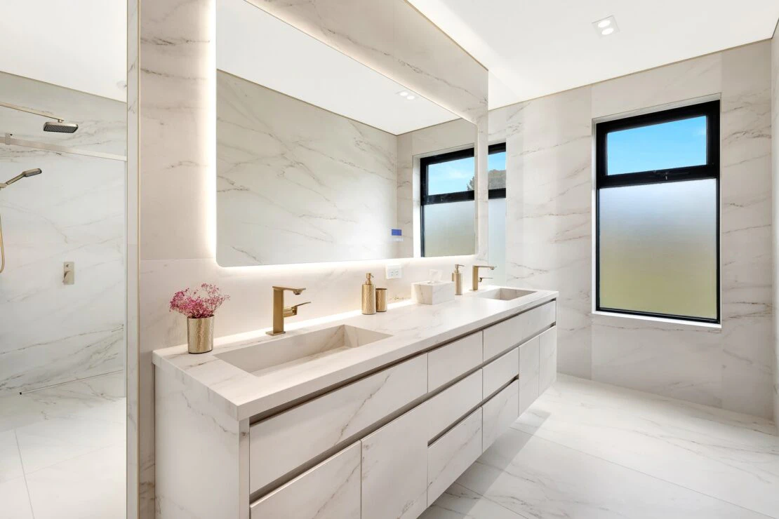 Doncaster House (16) Doncaster House (16)