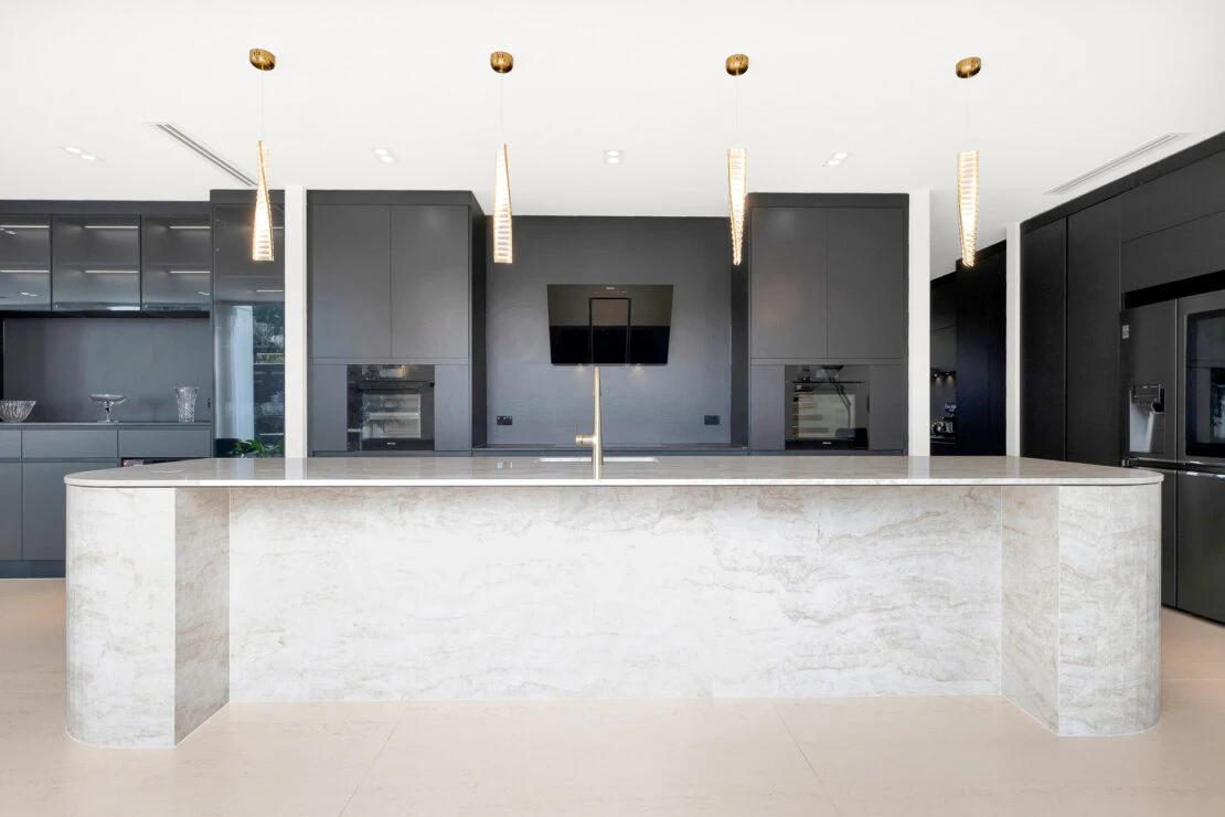 Doncaster House (6) Doncaster House (6)