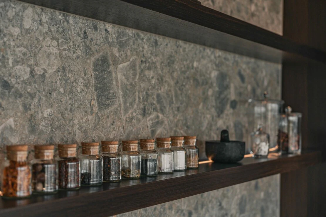 Kitchen with ktichen island (2) Kitchen with ktichen island (2)