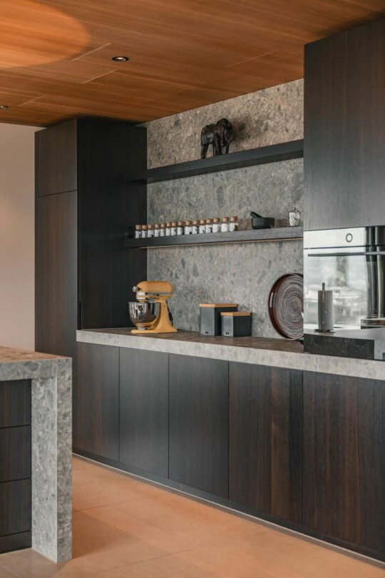 Kitchen with ktichen island (3) Kitchen with ktichen island (3)