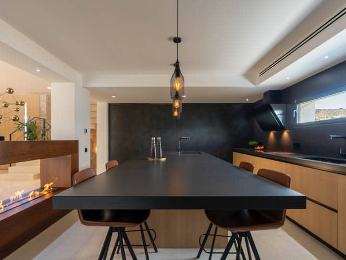 Imagem número 37 da actual secção de Ligação entre cozinha e sala de estar da Cosentino Portugal