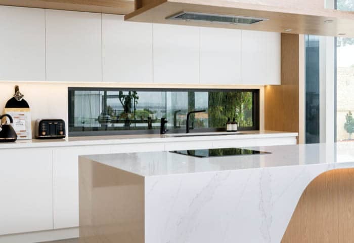 Imagem número 35 da actual secção de Conexão entre a cozinha e a sala de estar da Cosentino Portugal