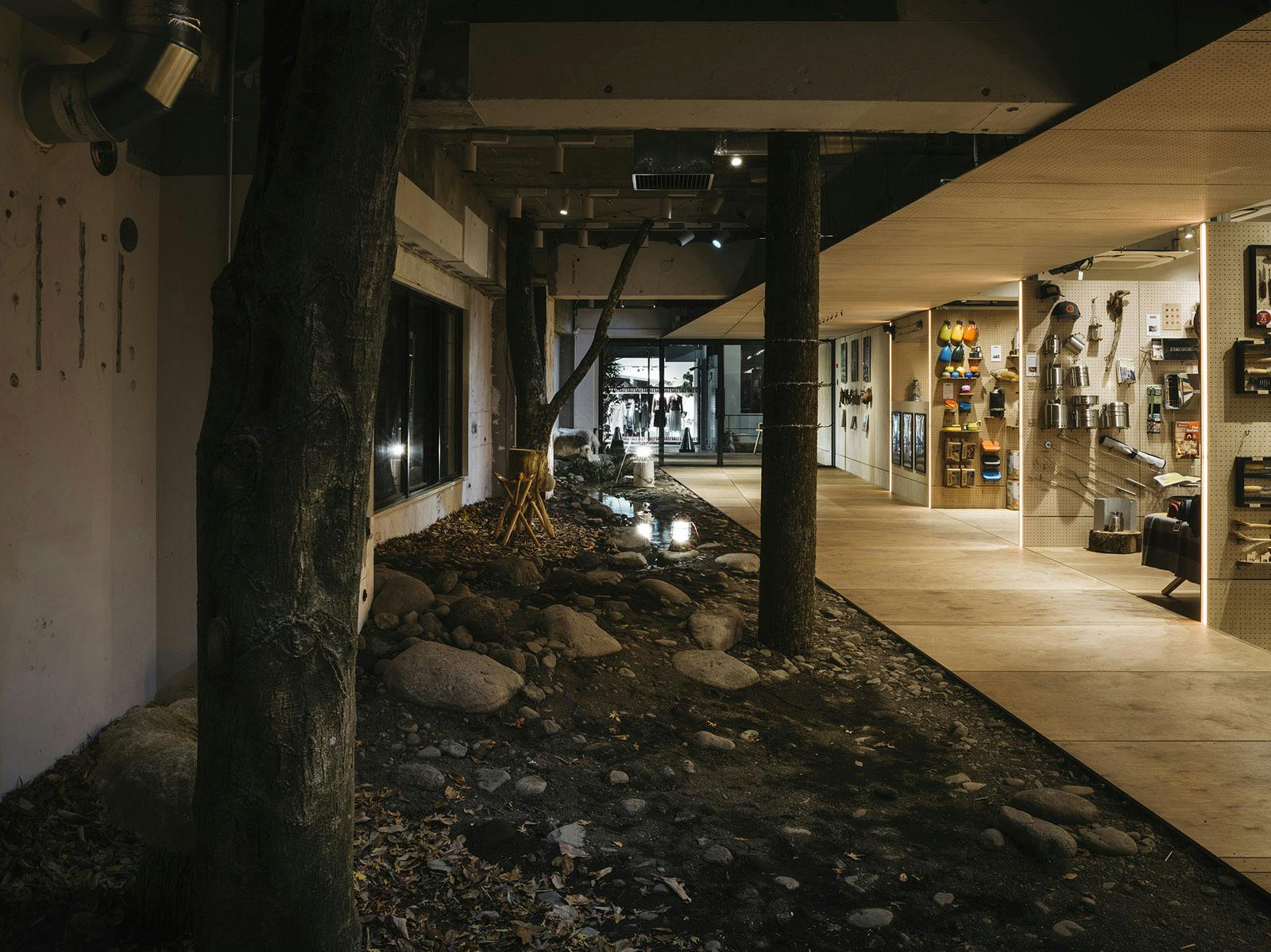 Imagem número 37 da actual secção de UPI Shop in Kyoto da Cosentino Portugal