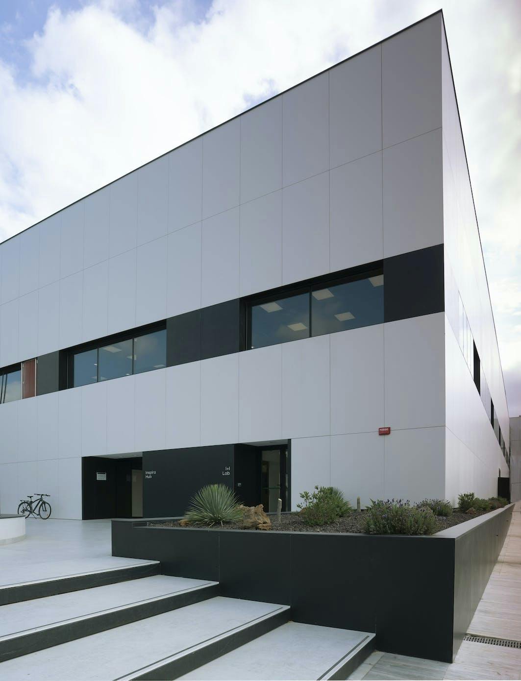 Imagem número 32 da actual secção de Cosentino inaugura Centro de Desenvolvimento de Produtos e Inovação da Cosentino Portugal