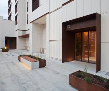 Imagem número 77 da actual secção de Excellence in ultra-compact facades da Cosentino Portugal