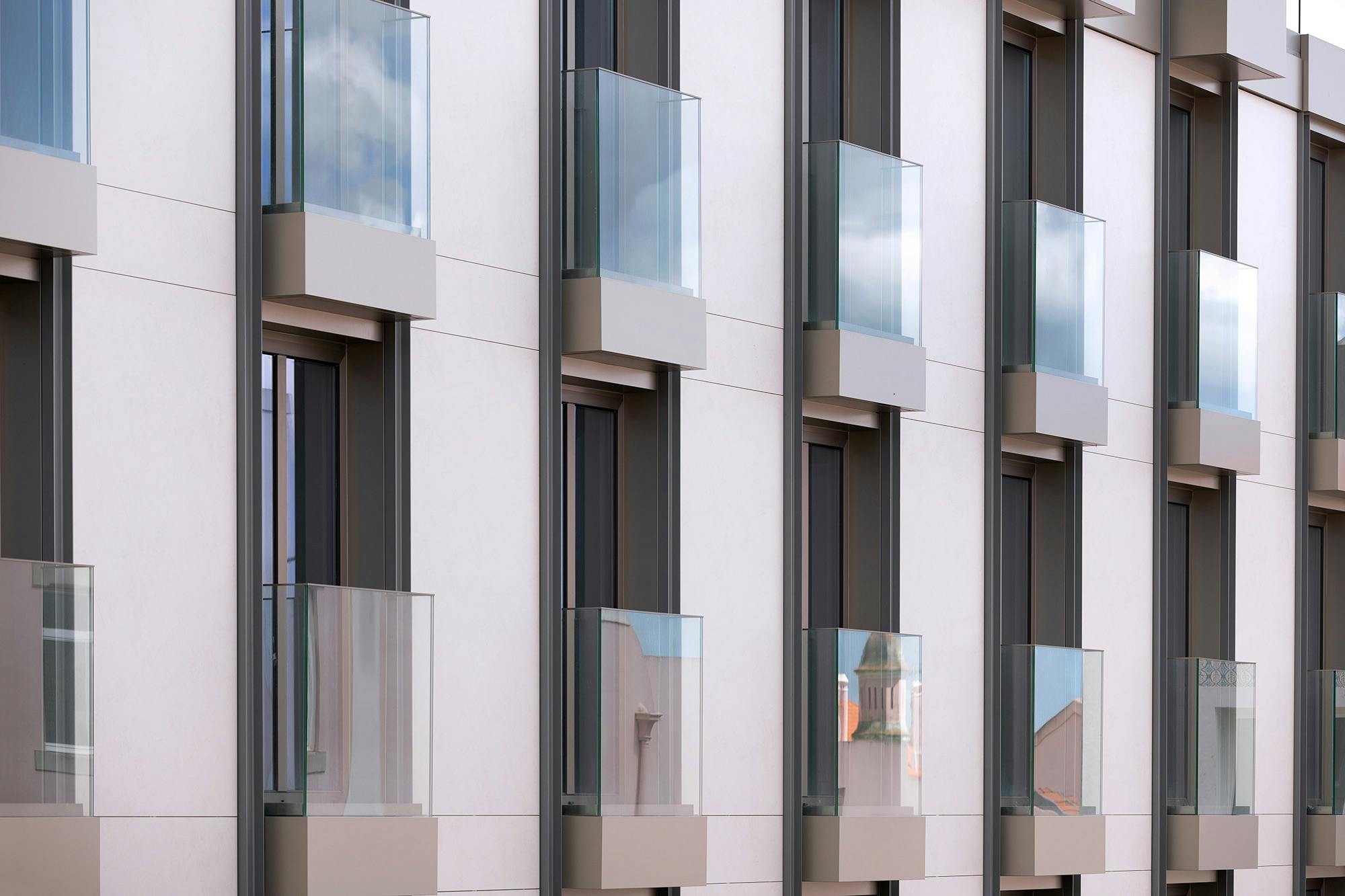 Imagem número 46 da actual secção de O Edifício Copenhagen, um dos arranha-céus mais finos do Brasil, se entrega à beleza de Dekton Uyuni em sua fachada da Cosentino Portugal