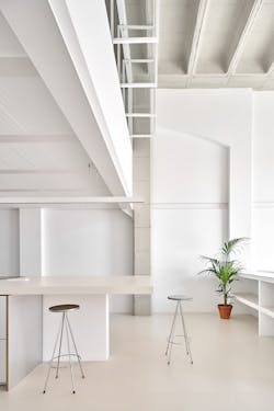 Allaround-Lab-loft-poblenou-8 Image 34 of Allaround Lab loft poblenou 8.jpg?auto=format%2Ccompress&fit=crop&ixlib=php 3.3 in Oceano Pacífico inspira nova coleção de Dekton da Cosentino - Cosentino