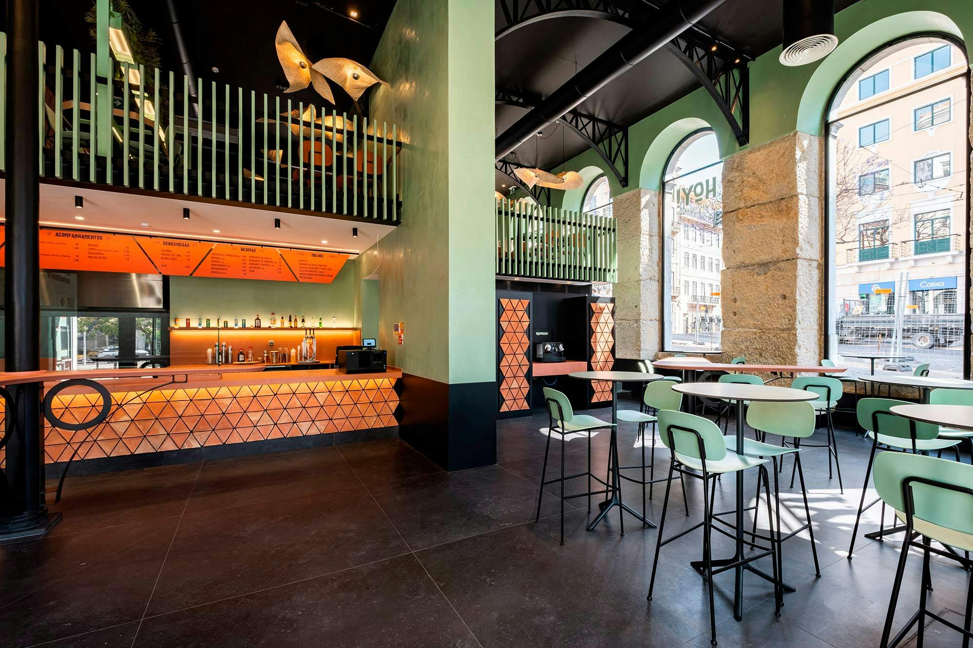 Imagem número 44 da actual secção de Dekton clads the bar at La Cosmo, a prestigious restaurant whose interior design won the iF Design Award 2023 da Cosentino Portugal