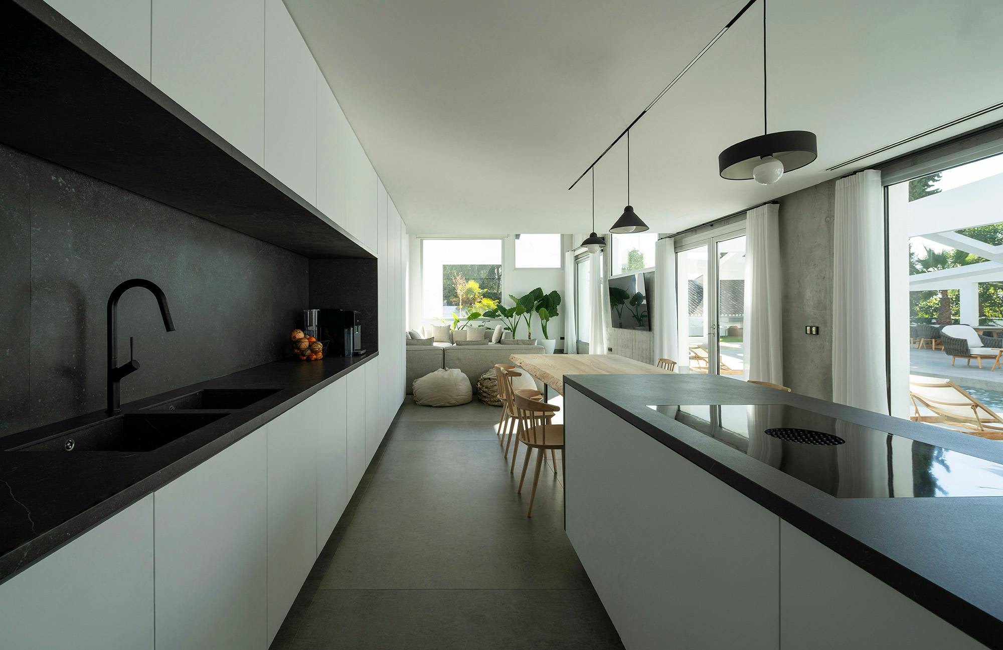 Imagem número 39 da actual secção de Dekton Sirius adds a welcoming touch to the kitchens of a residential development in Dubai da Cosentino Portugal