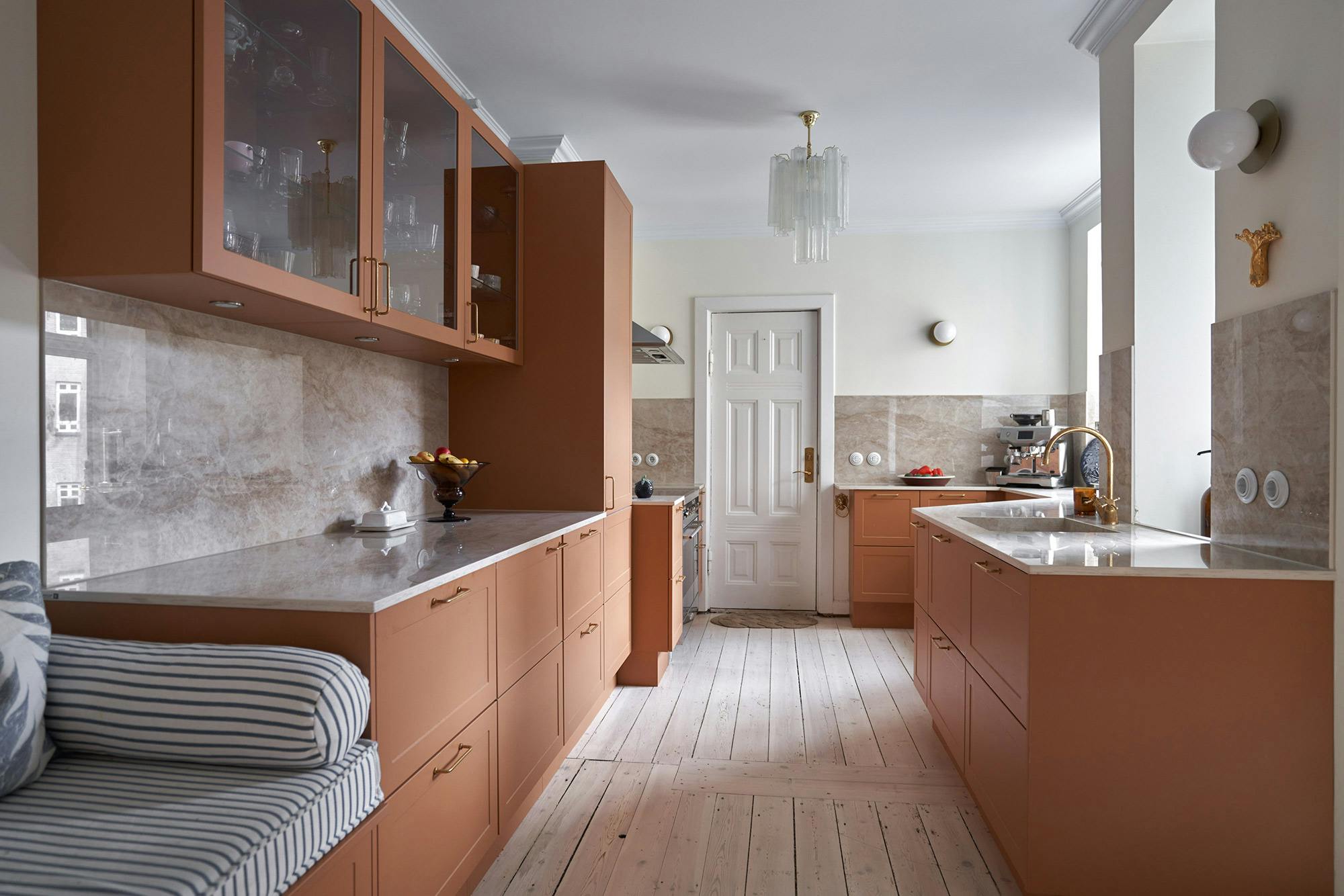 Imagem número 32 da actual secção de Dekton Arga creates an elegant atmosphere in this open plan kitchen with a minimalist approach da Cosentino Portugal