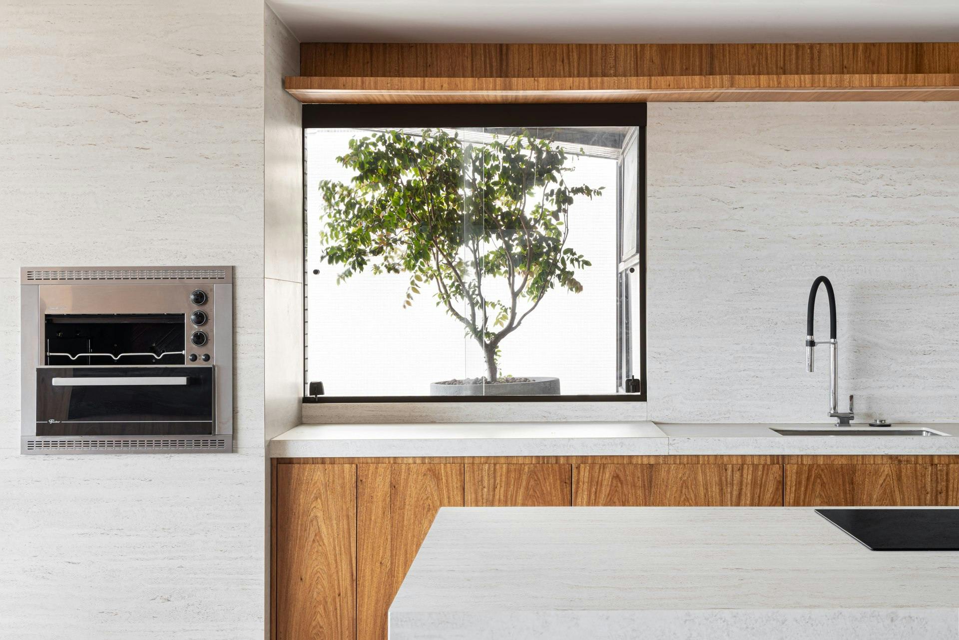 APTO C V (5) Image 32 of APTO C V 5.jpg?auto=format%2Ccompress&ixlib=php 3.3 in Dekton Marmorio marca o espaço gourmet de um apartamento no Brasil - Cosentino