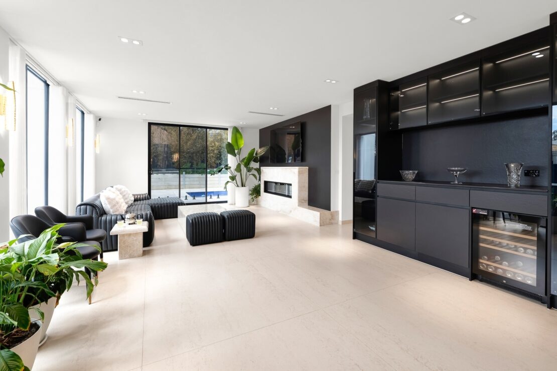 Doncaster House (1) Doncaster House (1)