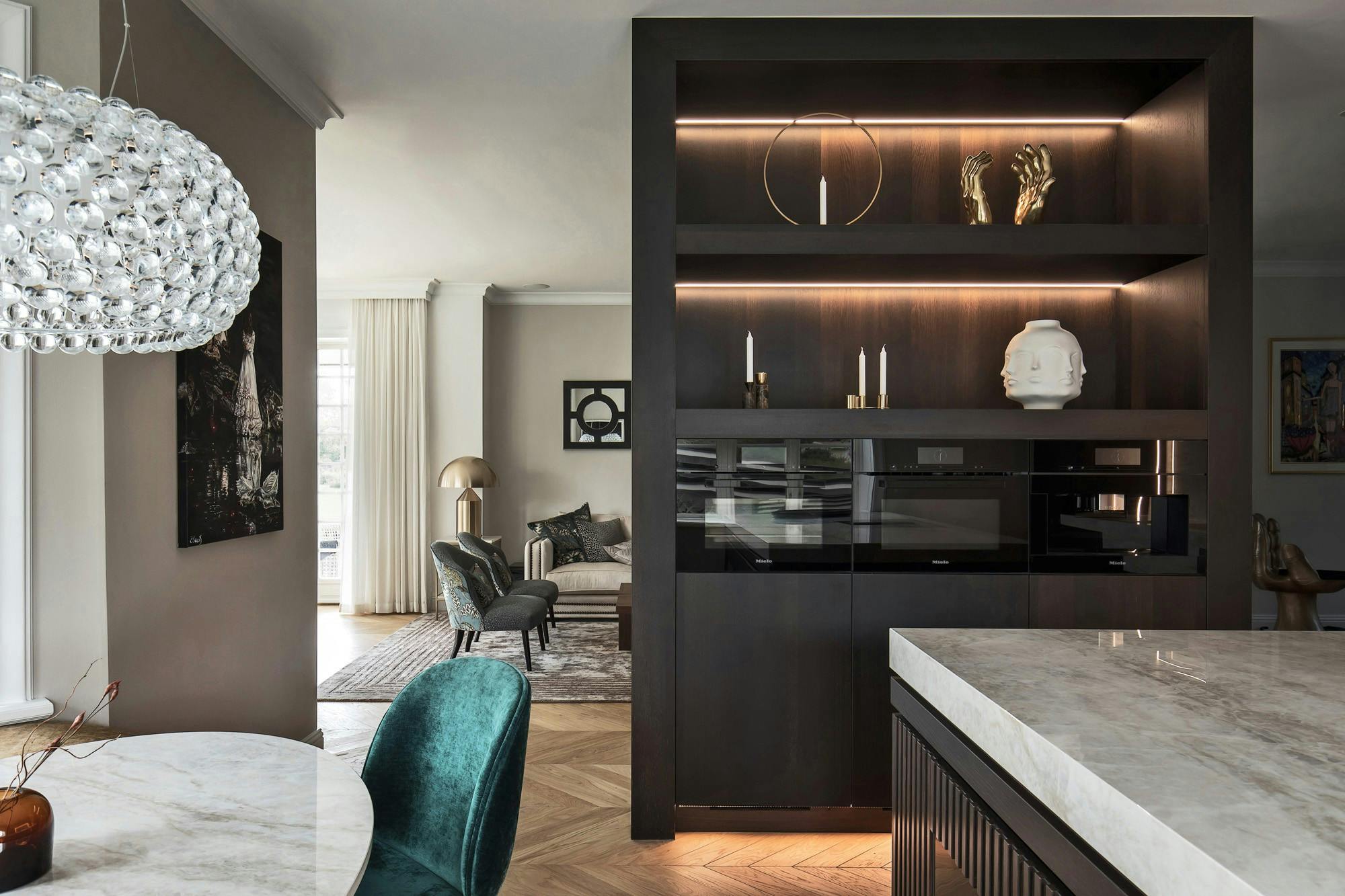 Imagem número 44 da actual secção de This ‘new traditional’ style home relies on stylish and robust materials such as Dekton and Sensa da Cosentino Portugal