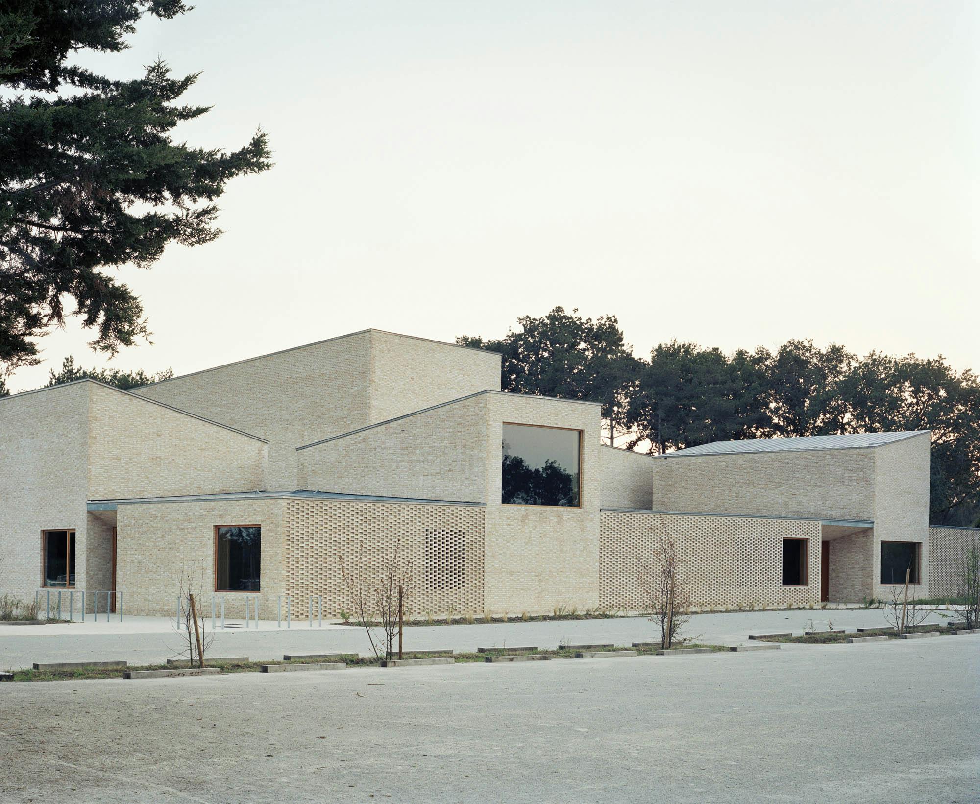 Imagem número 33 da actual secção de Pierres Blanches Cultural Center da Cosentino Portugal