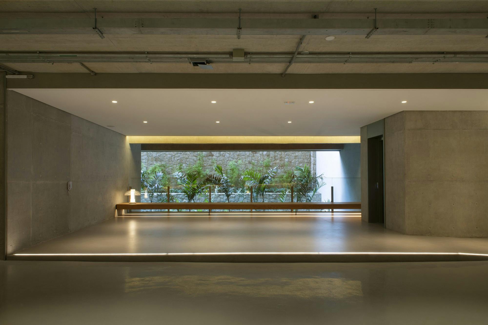 Imagem número 39 da actual secção de Cosentino dá o tom do mais inovador edifício de São Paulo, com interiores de Jader Almeida da Cosentino Portugal