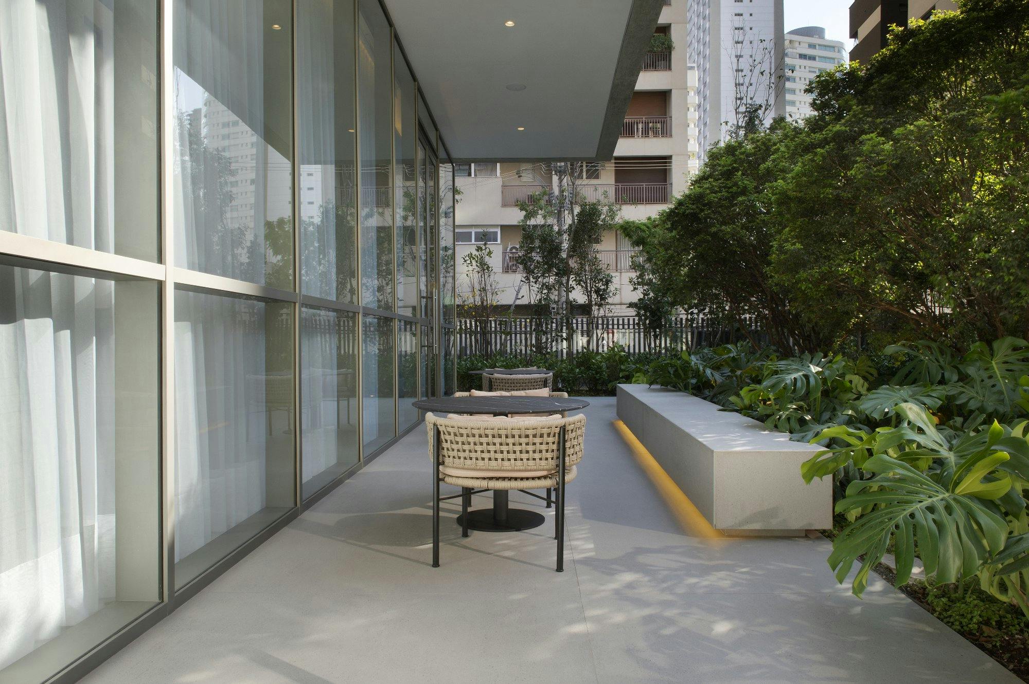 Imagem número 35 da actual secção de Cosentino dá o tom do mais inovador edifício de São Paulo, com interiores de Jader Almeida da Cosentino Portugal