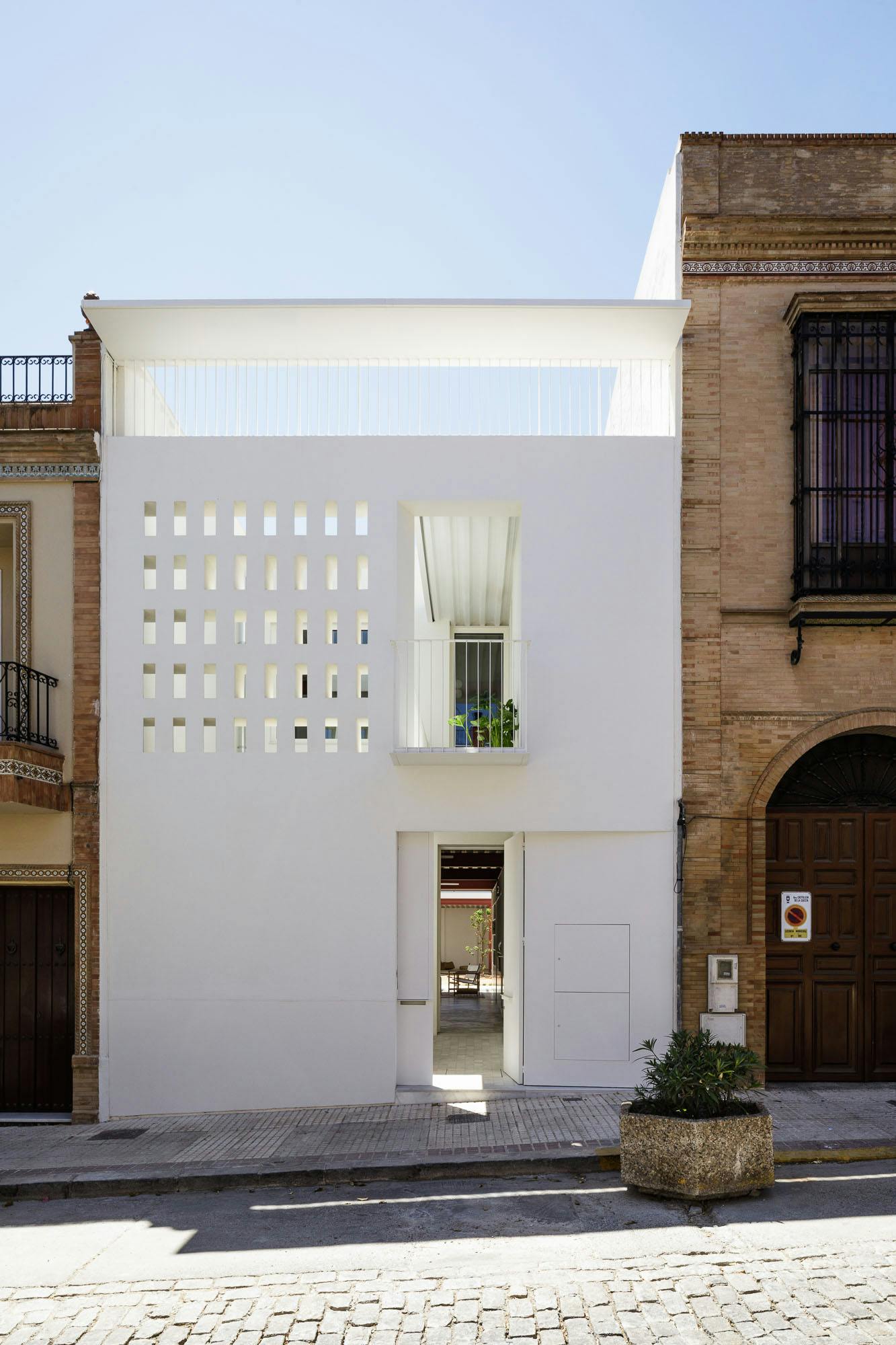 Imagem número 33 da actual secção de House with nine portal frames da Cosentino Portugal