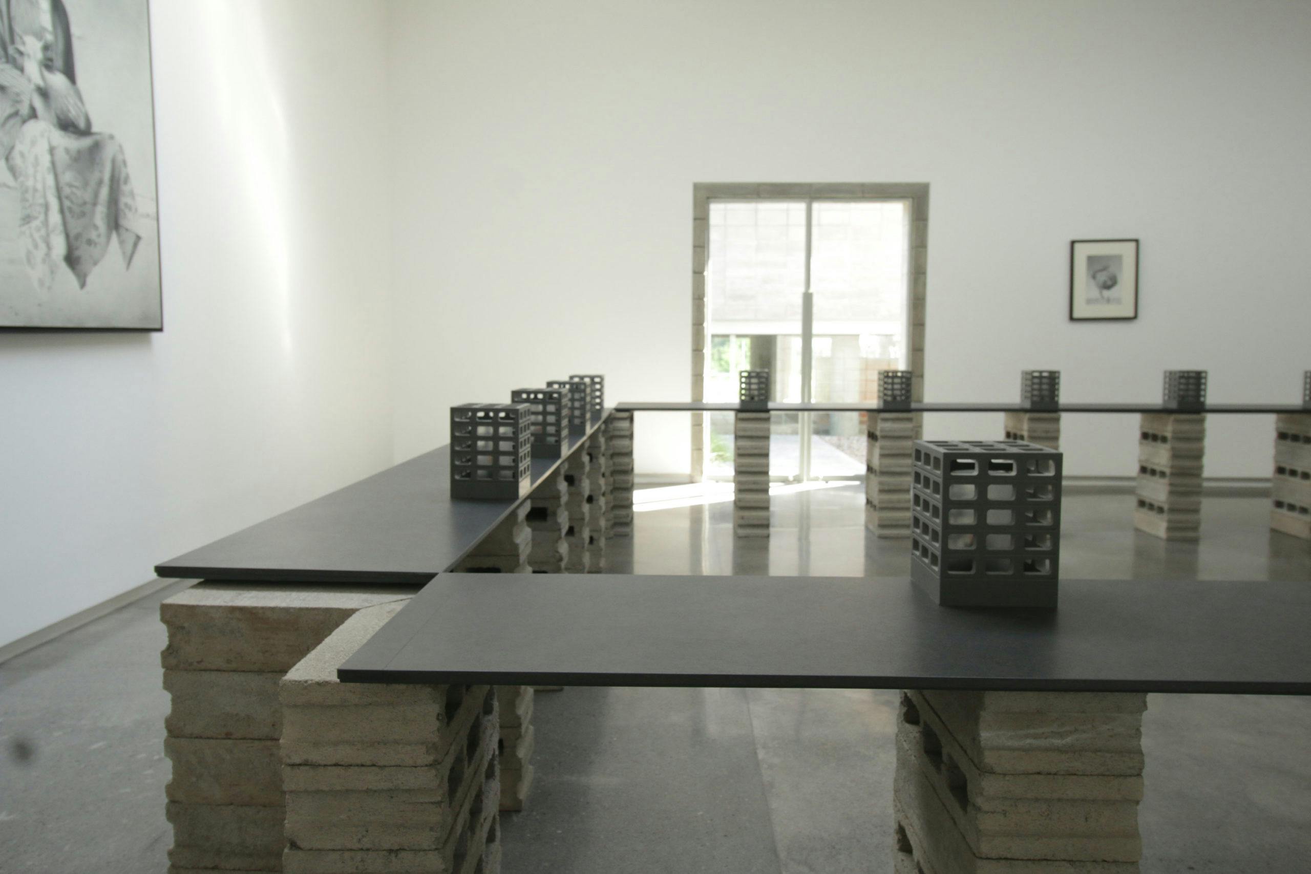 Imagem número 34 da actual secção de A work of art in the form of a huge table brought to life by Dekton da Cosentino Portugal