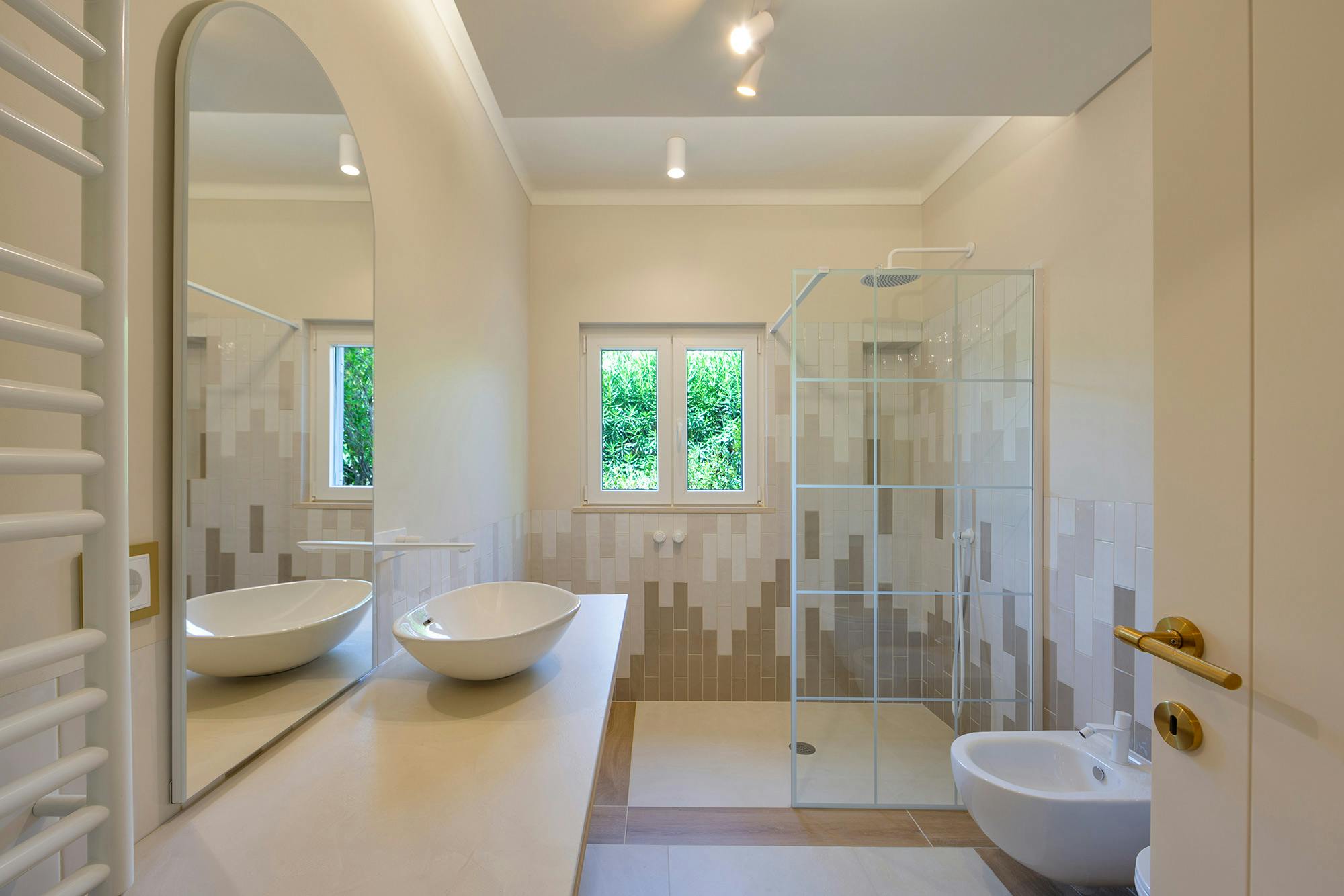 Imagem número 42 da actual secção de Sustainable washbasins in Mediterranean colours and modern design for the groundbreaking Superloo bathrooms da Cosentino Portugal