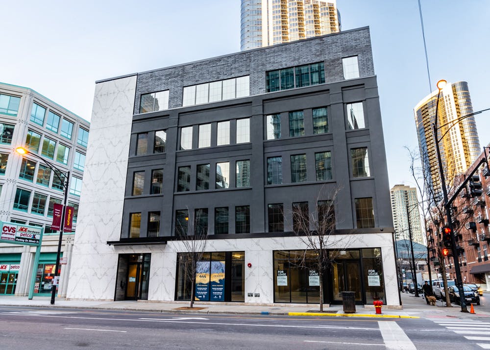 chicago-444-221-1 Image 35 of chicago 444 221 1.jpg?auto=format%2Ccompress&ixlib=php 3.3 in Chicago 444 - Cosentino