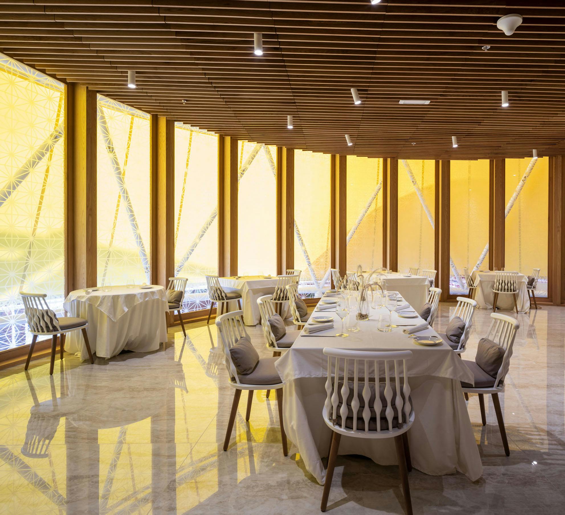 Image of Arga Suelo Restaurante 2.jpg?auto=format%2Ccompress&ixlib=php 3.3 in Cosentino material glänser på den spanska paviljongen på Expo Dubai 2020 - Cosentino