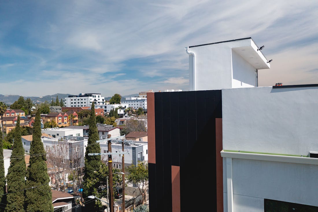 Westlake-Facade-3 Image 39 of Westlake Facade 3.jpg?auto=format%2Ccompress&fit=crop&ixlib=php 3.3 in De bästa designidéerna med Silestone-möbler - Cosentino