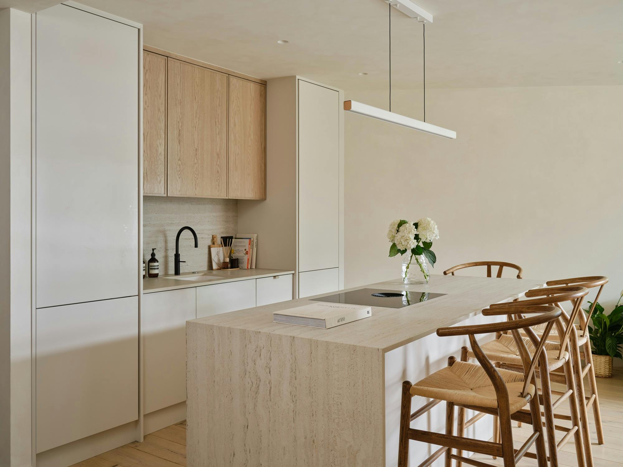 Cosentino - Battersea12364 1 Image 42 of Cosentino Battersea12364 1.jpg?auto=format%2Ccompress&ixlib=php 3.3 in ARCOmadrid 2024 brings out Silestone’s most artistic side - Cosentino