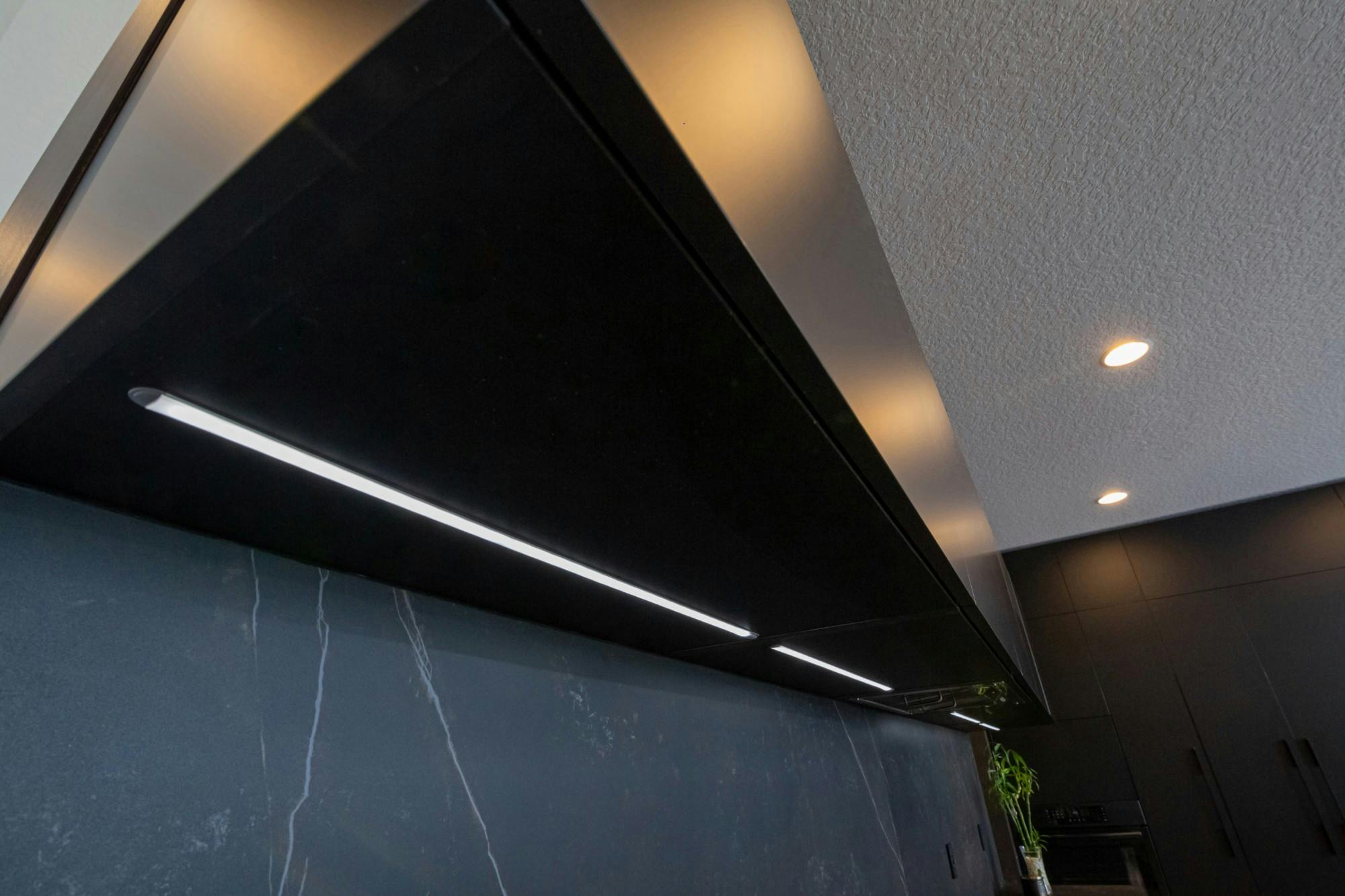 Image number 44 of the current section of A dark modern kitchen covered in Dekton of Cosentino USA