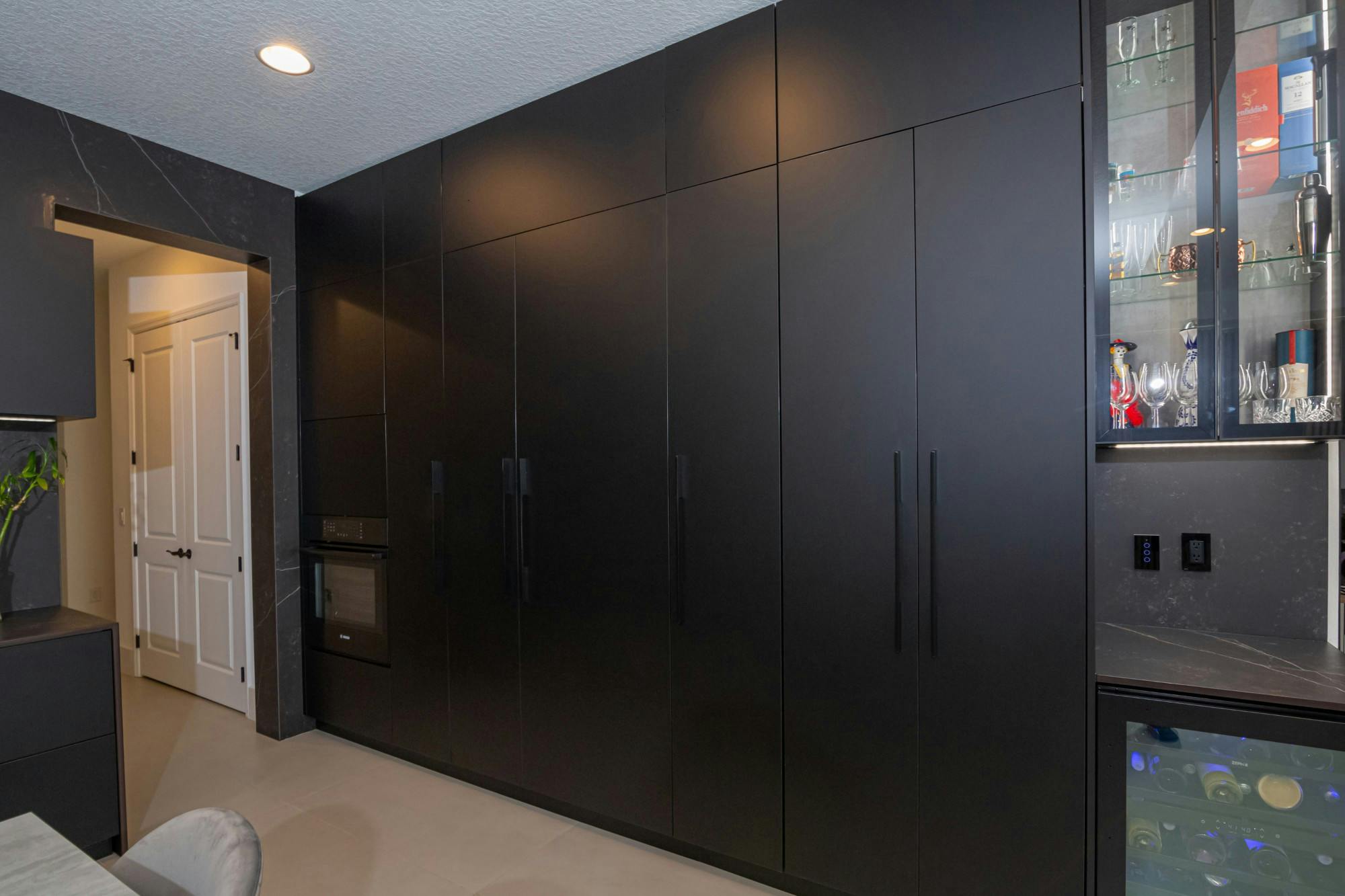 Image number 45 of the current section of A dark modern kitchen covered in Dekton of Cosentino USA