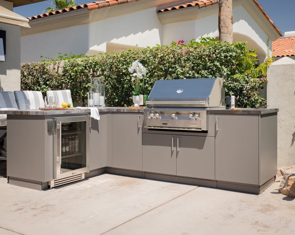 Image number 33 of the current section of Dale Seiden enjoys the joy of outdoor cooking with Dekton and Urban Bonfire of Cosentino USA