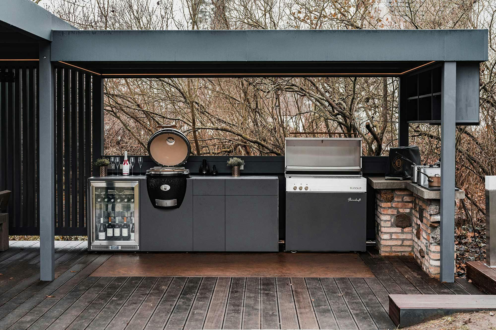 Image number 38 of the current section of Outdoor kitchen in city garden with Dekton of Cosentino USA