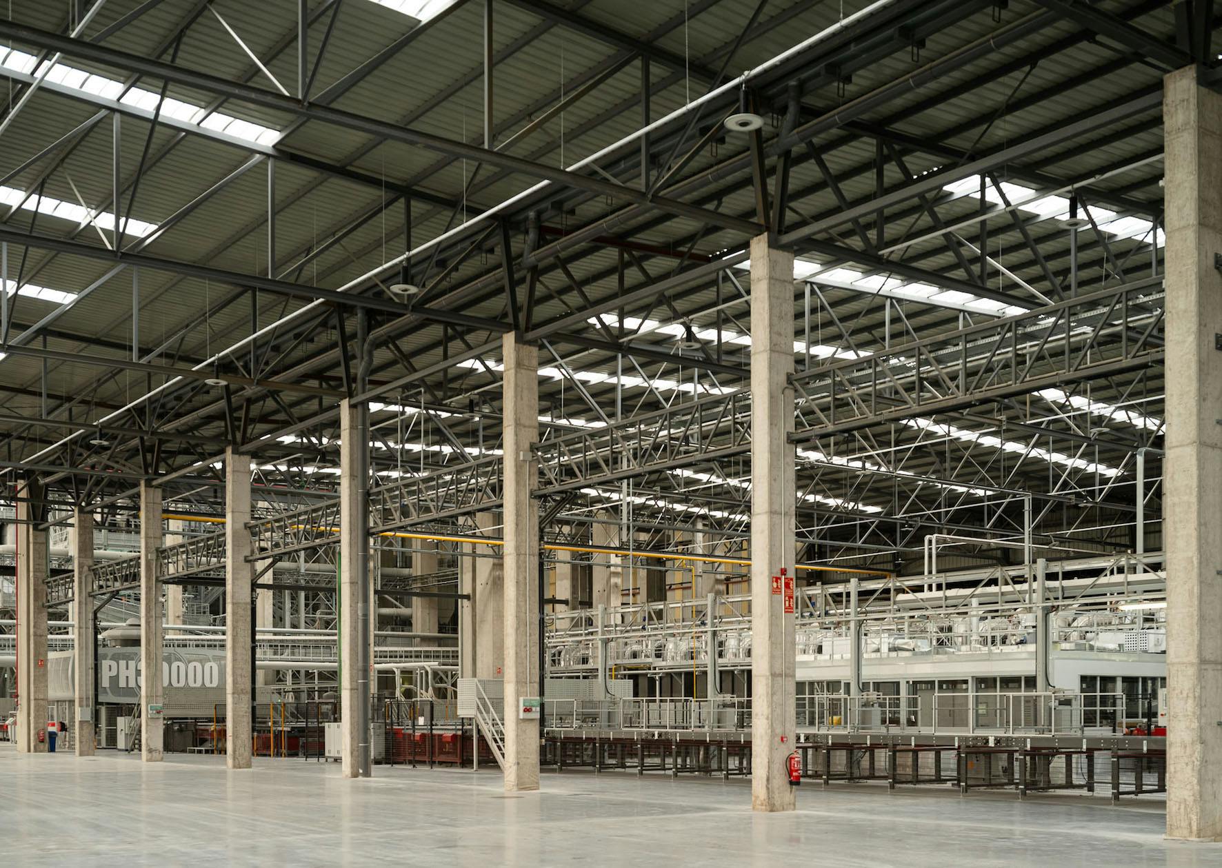 Image number 35 of the current section of Cosentino invests 120 million euros to operate the largest factory for the production of Dekton ultracompact stone of Cosentino USA
