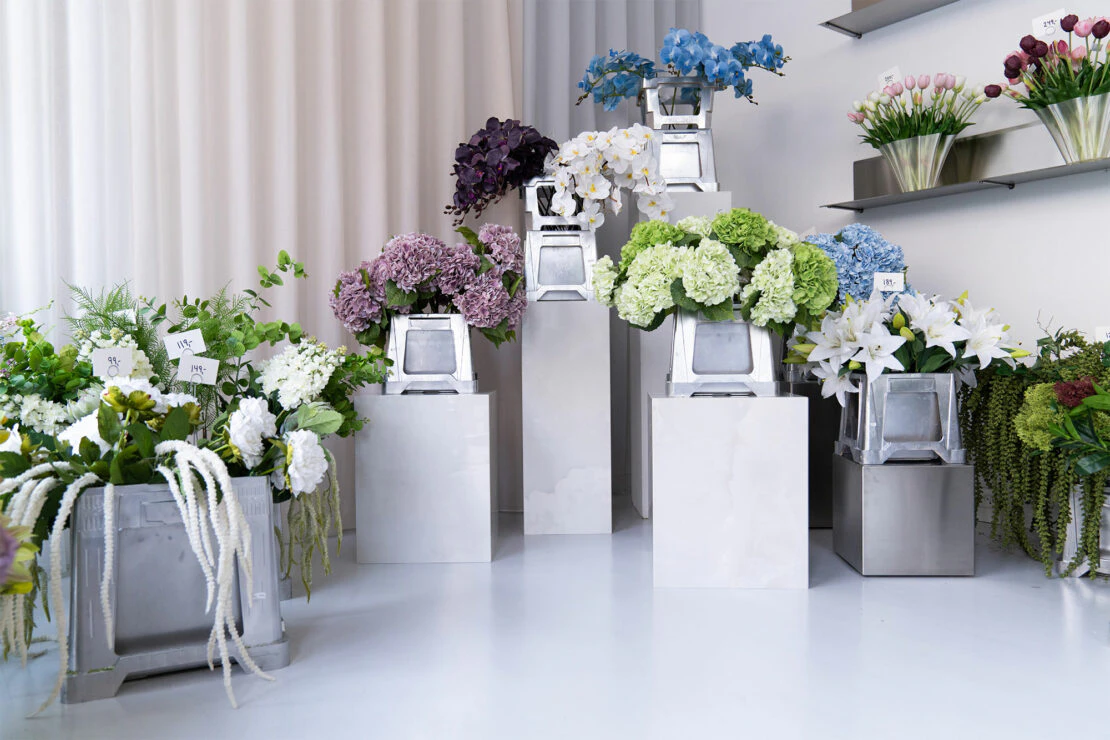 Dekton pedestals for the world's most exquisite artificial flower