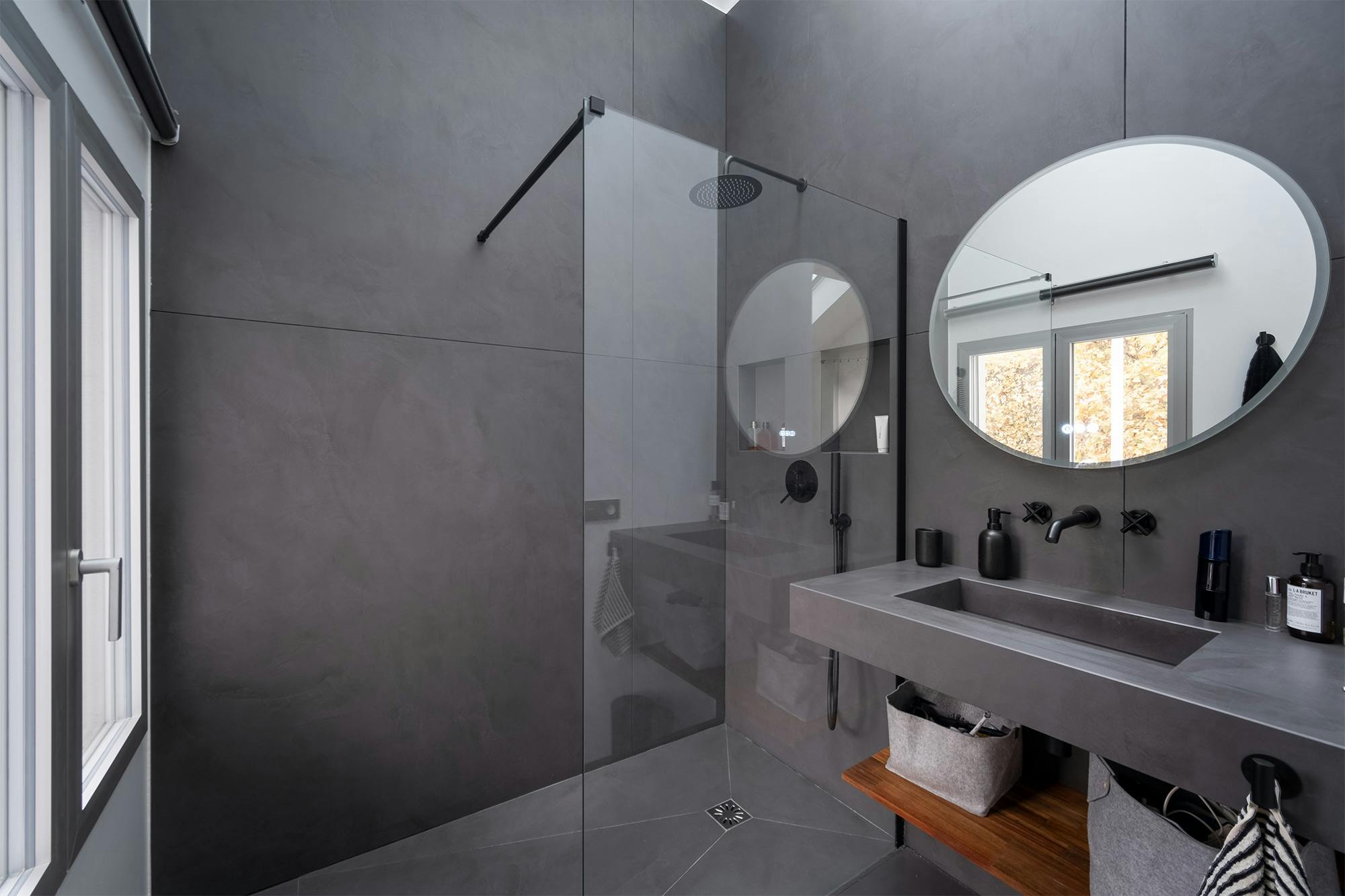 Alexandra-Guerain-14 Image 33 of Alexandra Guerain 14.jpg?auto=format%2Ccompress&ixlib=php 3.3 in Alexandra Guerain's minimalist and brutalist home - Cosentino