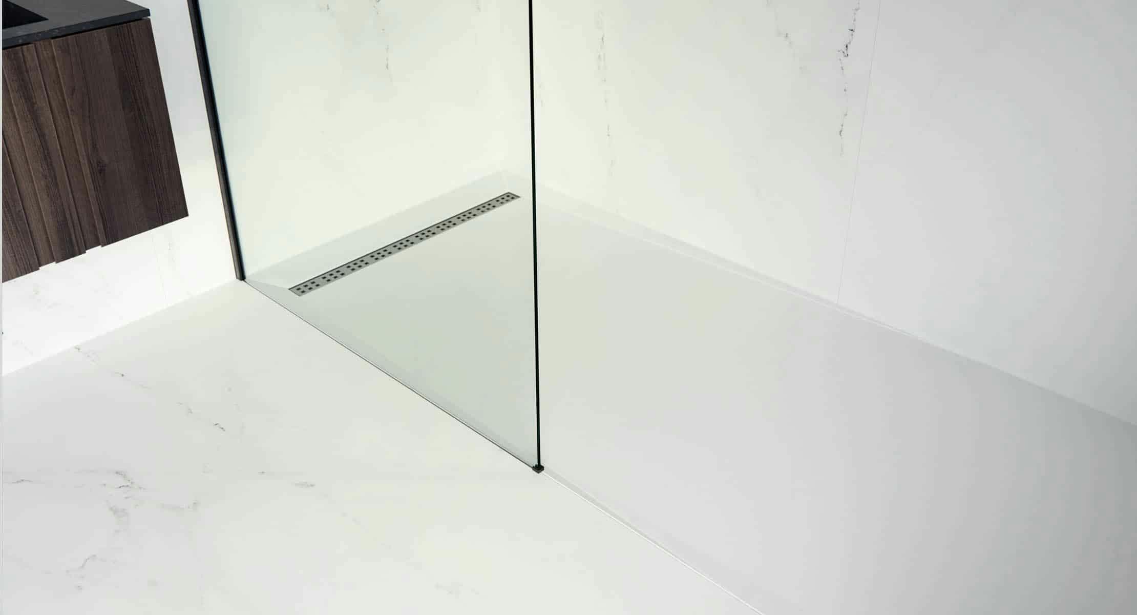 Minimalist bathrooms, plain and bare - Cosentino