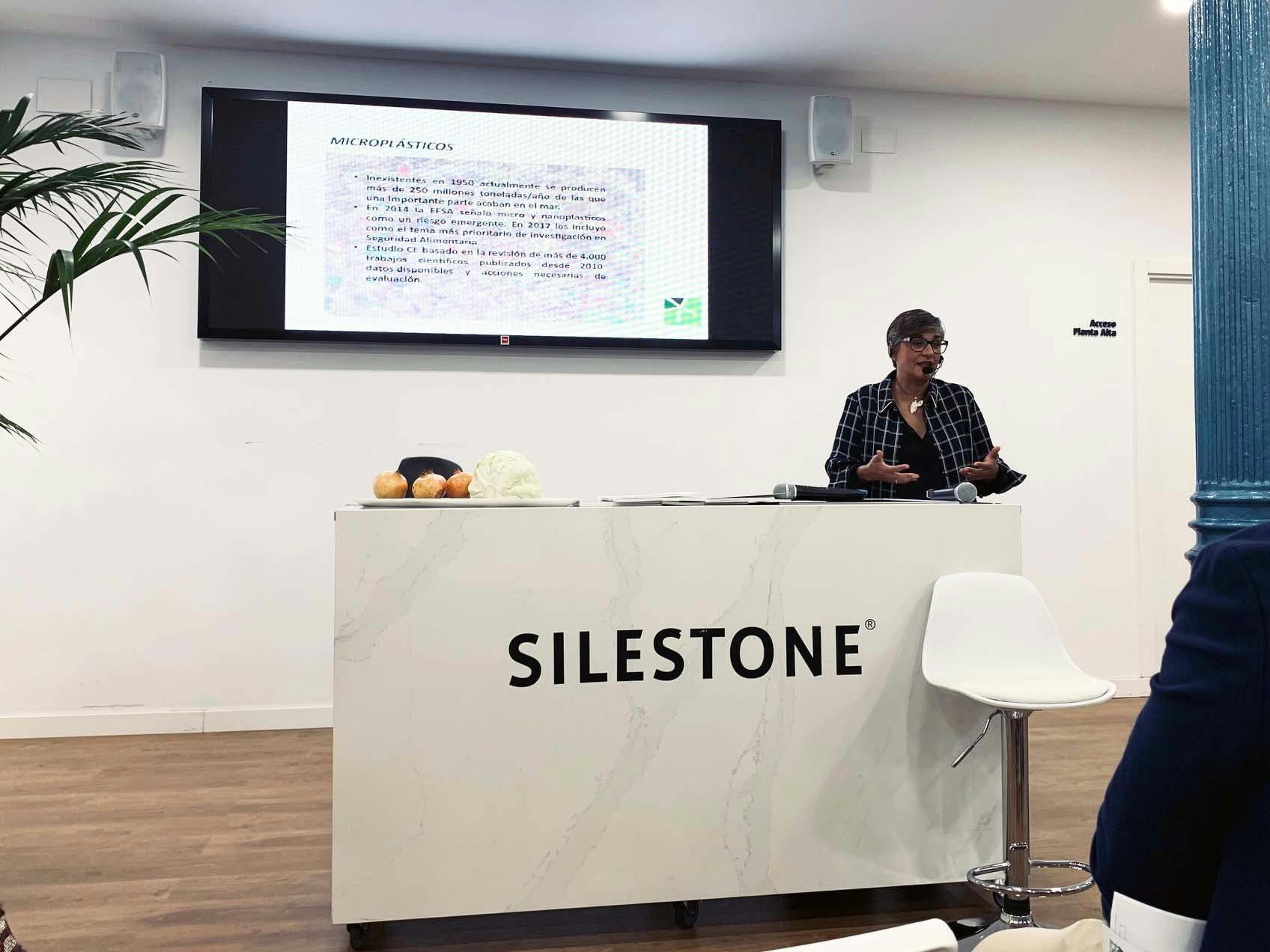 Image 35 of Charla Maite Pelayo en Sede Almeria 2019 1 1 in Cosentino and how to get a safe diet - Cosentino