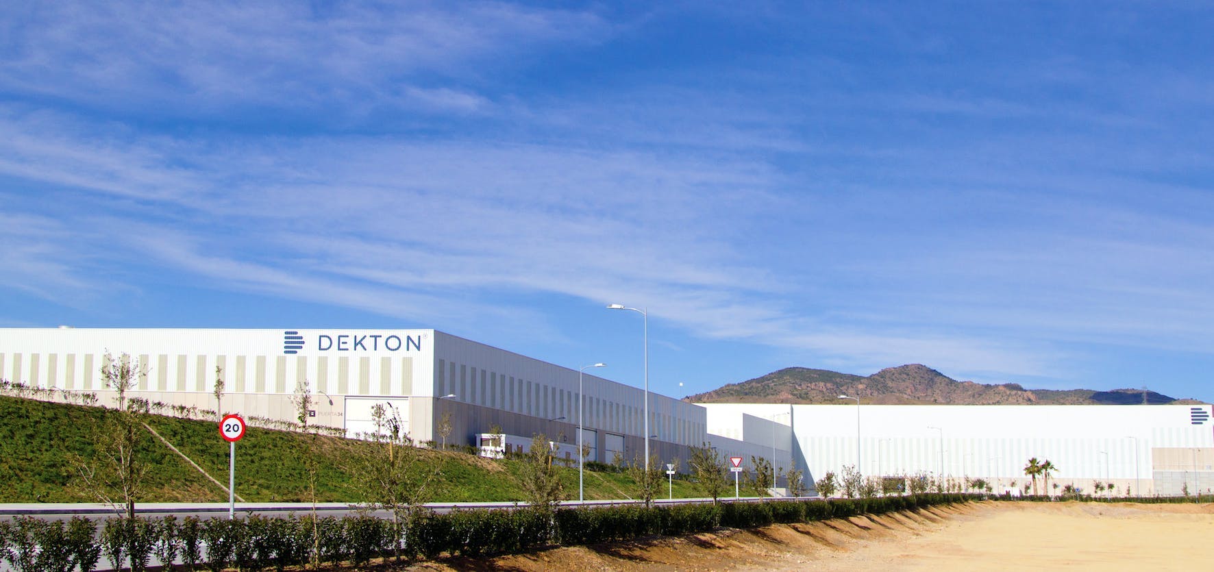 Dekton®, a Carbon Neutral product for its entire life cycle - Cosentino DEKTON Fabrica exterior 1 1 | Cosentino