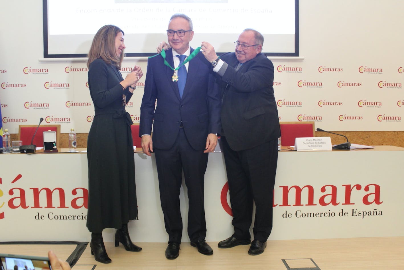 Image 33 of Entrega Encomienda Francisco Cosentino 1 in Cosentino receives the Commendation of the Order of the Spanish Chamber - Cosentino