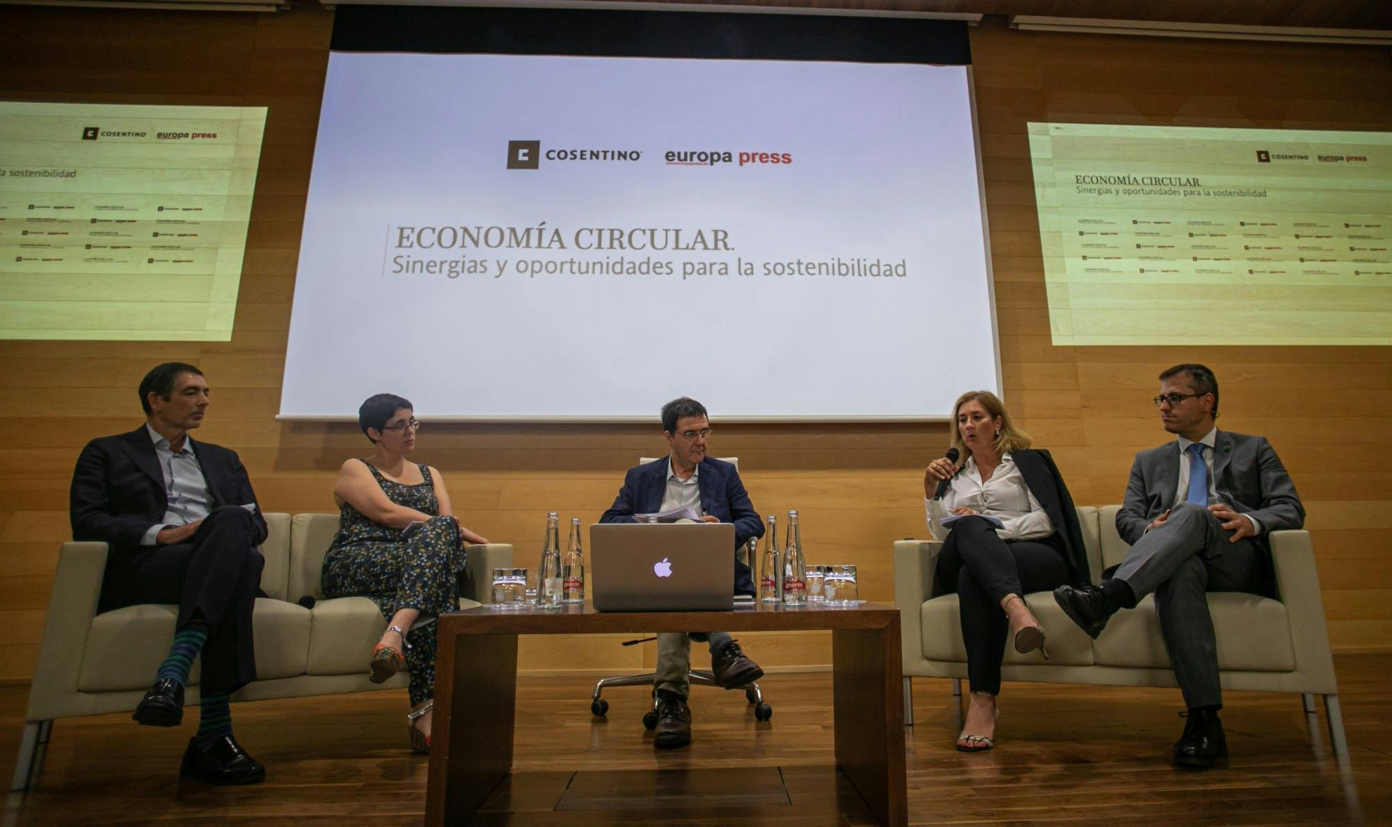 Image 34 of Mesa Redonda Jornada Economia Circular Cosentino 2 in Cosentino promotes the Circular Economy and Industrial Simbiosis - Cosentino