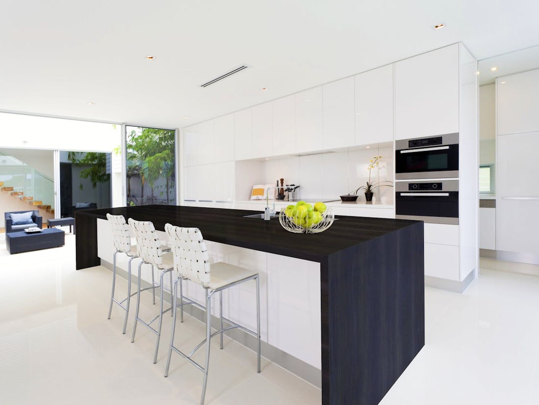 Kitchens in black: trend and style
