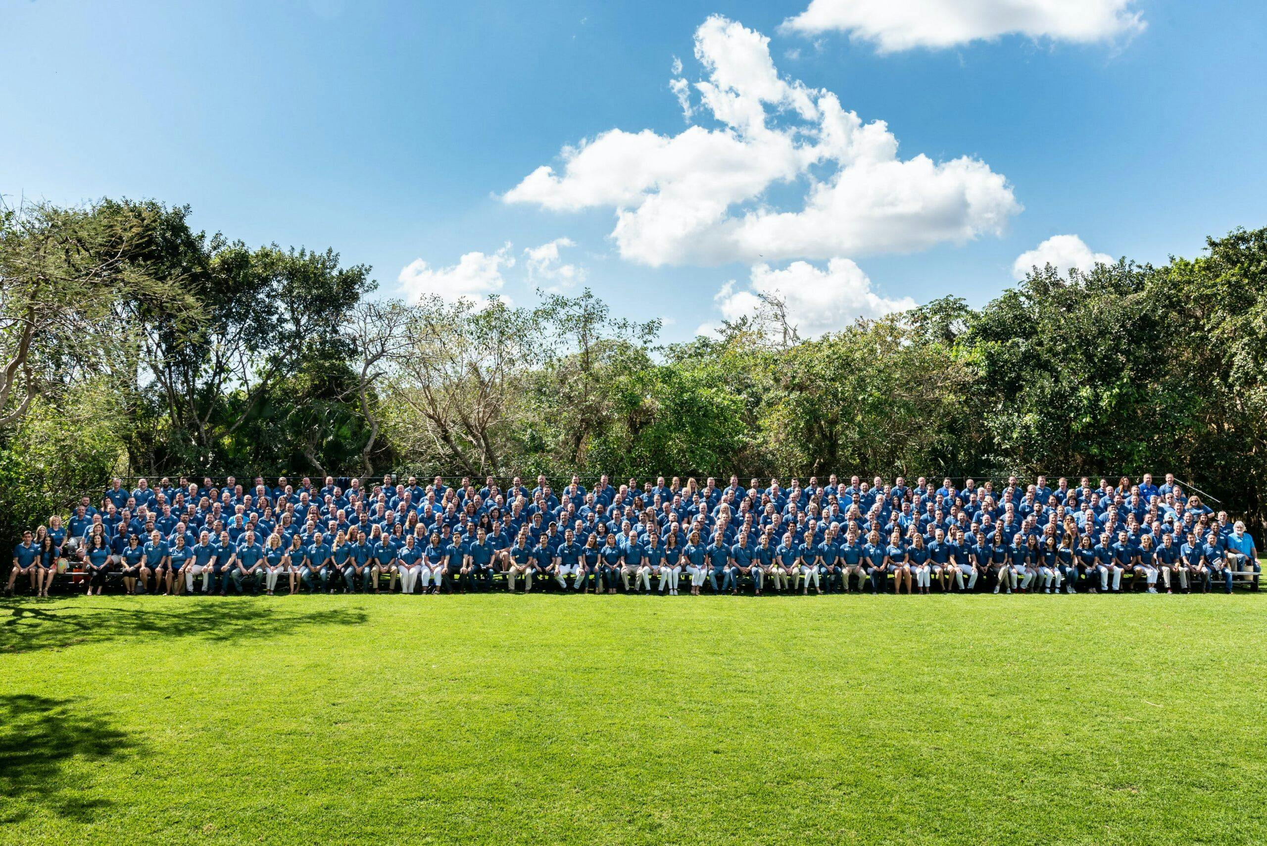 Record number of participating companies in the latest edition of the "Cosentino 100" Convention - Cosentino rsz c100 group photo 1 1 scaled | Cosentino