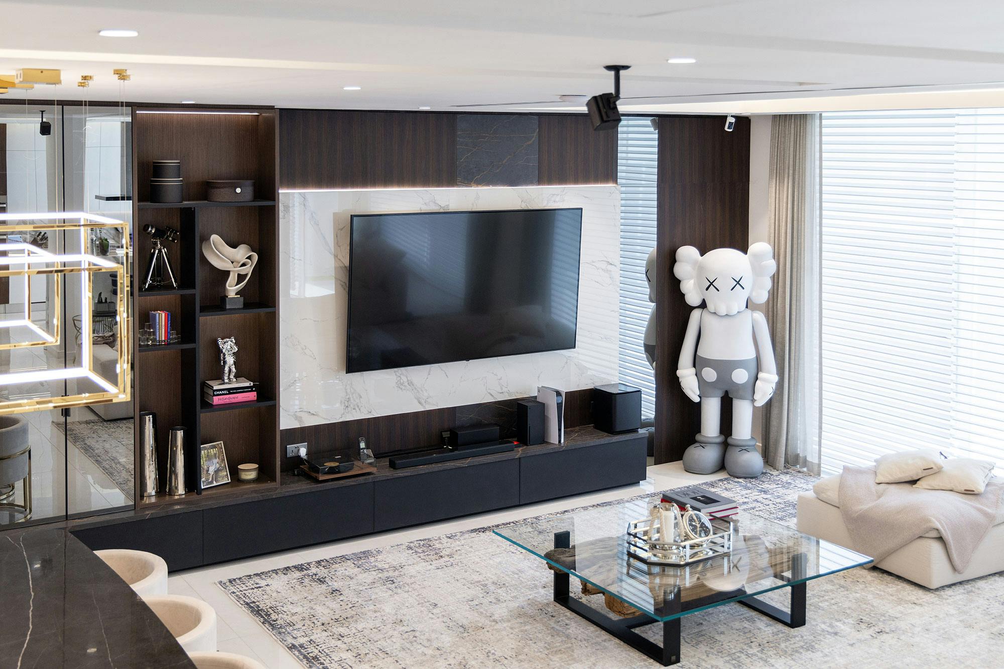 Image 35 of Villa 35 dekton 8.jpg?auto=format%2Ccompress&ixlib=php 3.3 in A luxurious interior design that makes the most of Dekton’s versatility - Cosentino