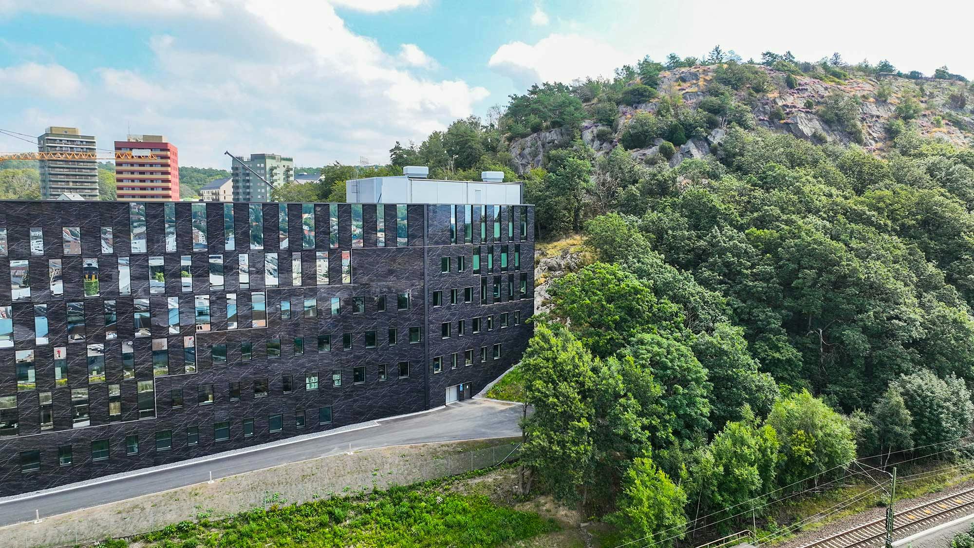 Image 36 of Kalleback Terraser 3.jpg?auto=format%2Ccompress&ixlib=php 3.3 in An iconic building featuring Dekton ID inside and out - Cosentino