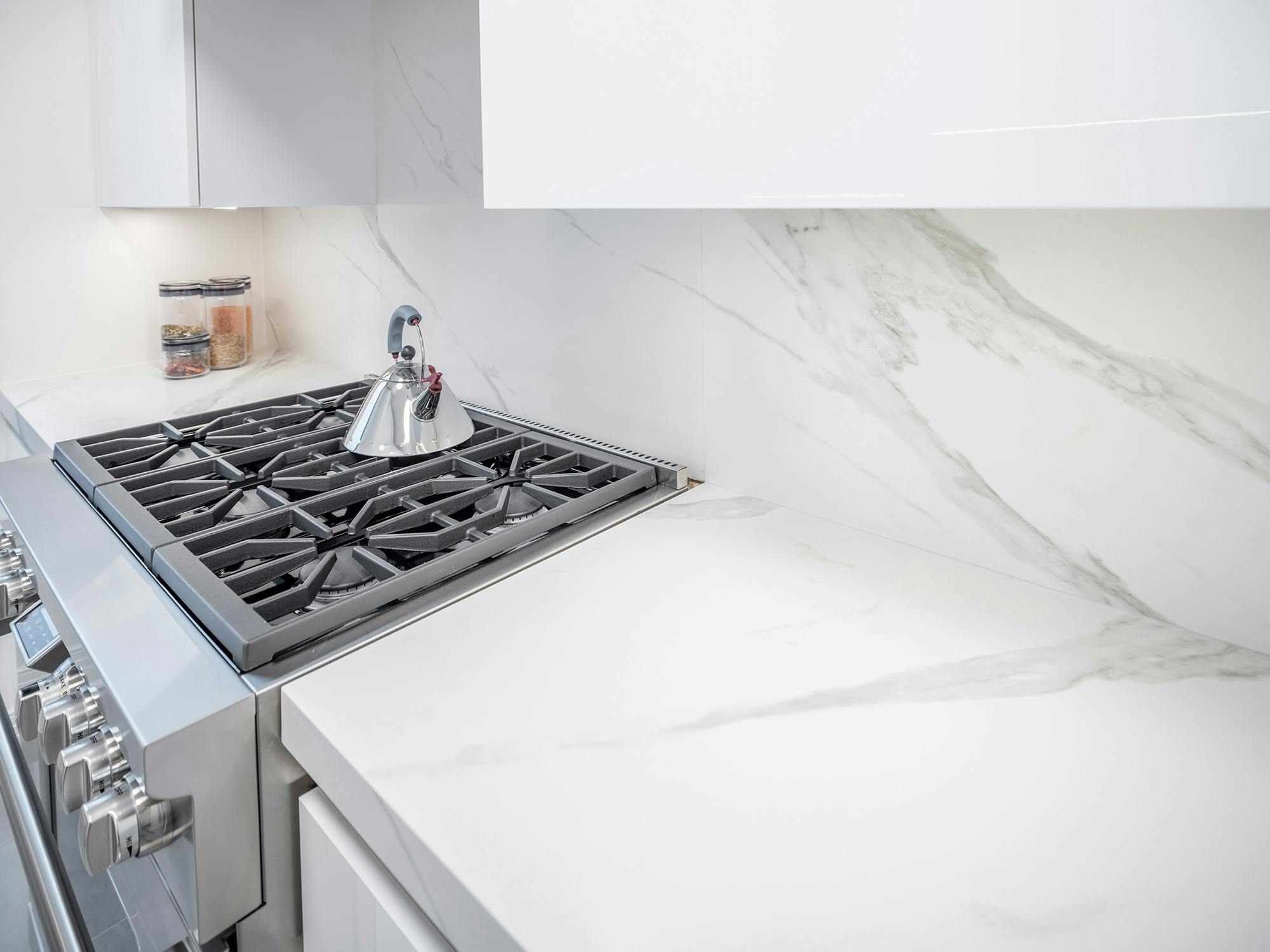 Image 40 of Lake Shore Drive 2.jpg?auto=format%2Ccompress&ixlib=php 3.3 in Dekton Opera brings timeless and natural design to this Chicago home  - Cosentino
