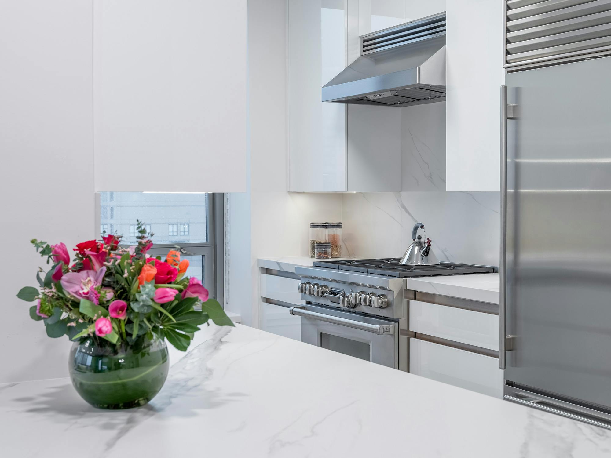 Image 32 of Lake Shore Drive 6.jpg?auto=format%2Ccompress&ixlib=php 3.3 in Dekton Opera brings timeless and natural design to this Chicago home  - Cosentino