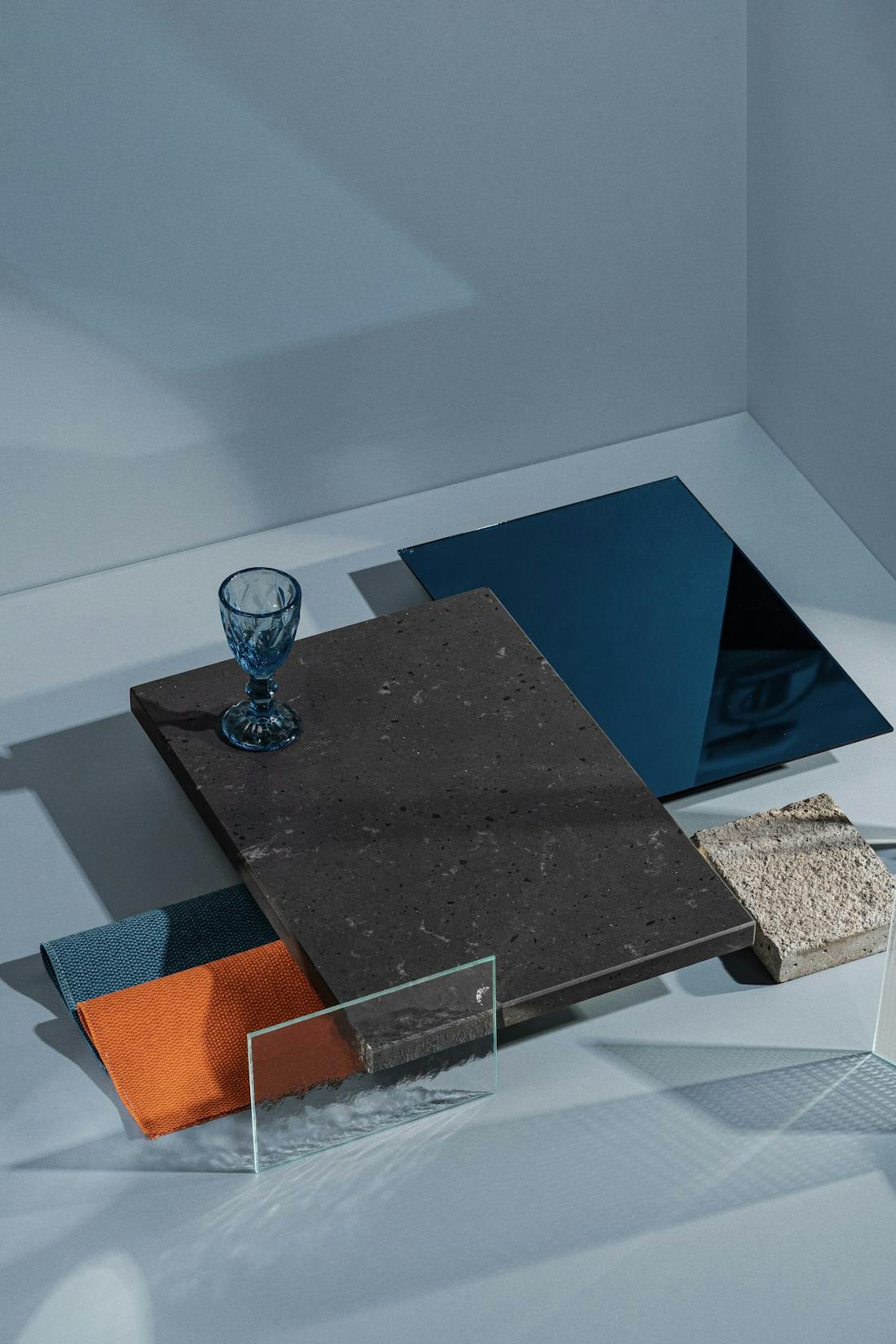 Image 35 of Moodboard Urban Cinder Craze.jpg?auto=format%2Ccompress&fit=crop&ixlib=php 3.3 in These four gray Silestone colors will definitely catch your eye - Cosentino