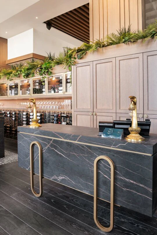 Rileys_HMerenda_hostess Rileys_HMerenda_hostess