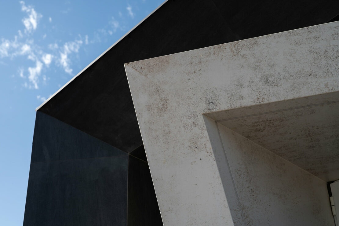 Ferrara-Stone-Headquarter-16 Ferrara-Stone-Headquarter-16