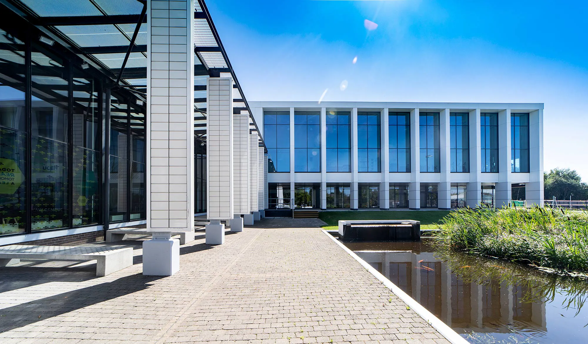 RGB_OPENSHAW_LR_22_18 Image 41 of RGB OPENSHAW LR 22 18.jpg?auto=format%2Ccompress&ixlib=php 3.3 in A Manchester school featuring carbon neutral surfaces by Cosentino - Cosentino